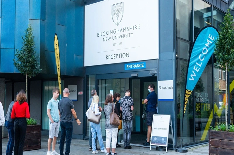 Undergraduate Application Guide  Buckinghamshire New University